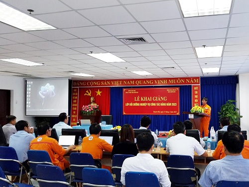 Khai giảng lớp bồi dưỡng nghiệp vụ công tác Đảng tại Công ty Nhiệt điện Duyên Hải